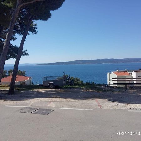 Apartments Lovre - Close To The Sea Brela Exterior photo