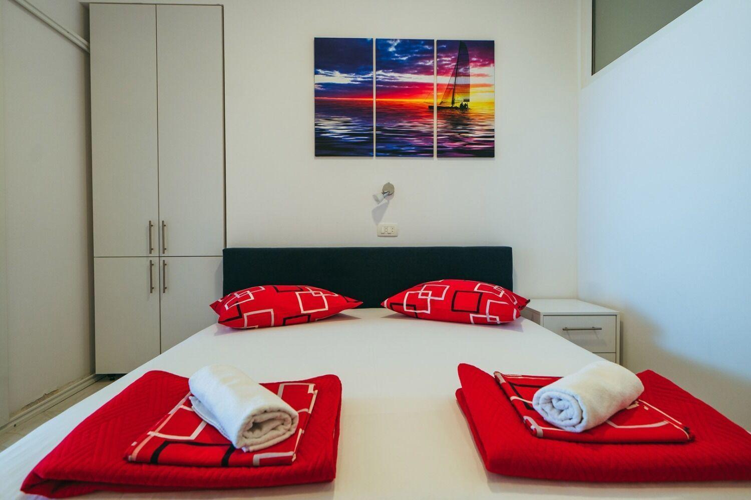Apartments Lovre - Close To The Sea Brela Exterior photo
