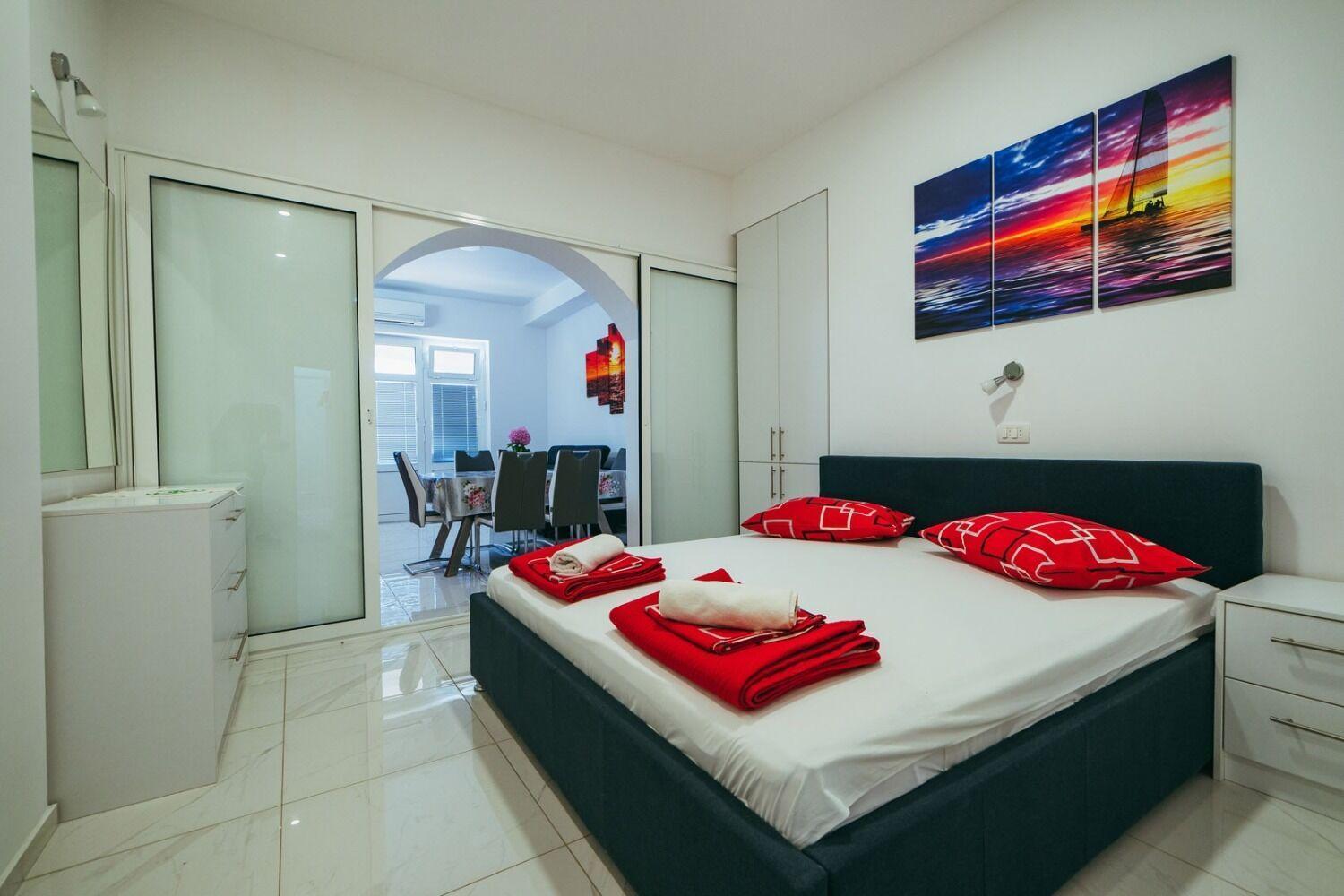 Apartments Lovre - Close To The Sea Brela Exterior photo