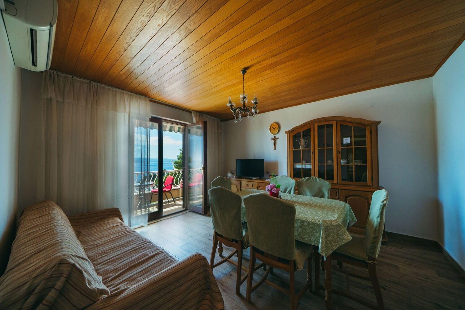 Apartments Lovre - Close To The Sea Brela Exterior photo