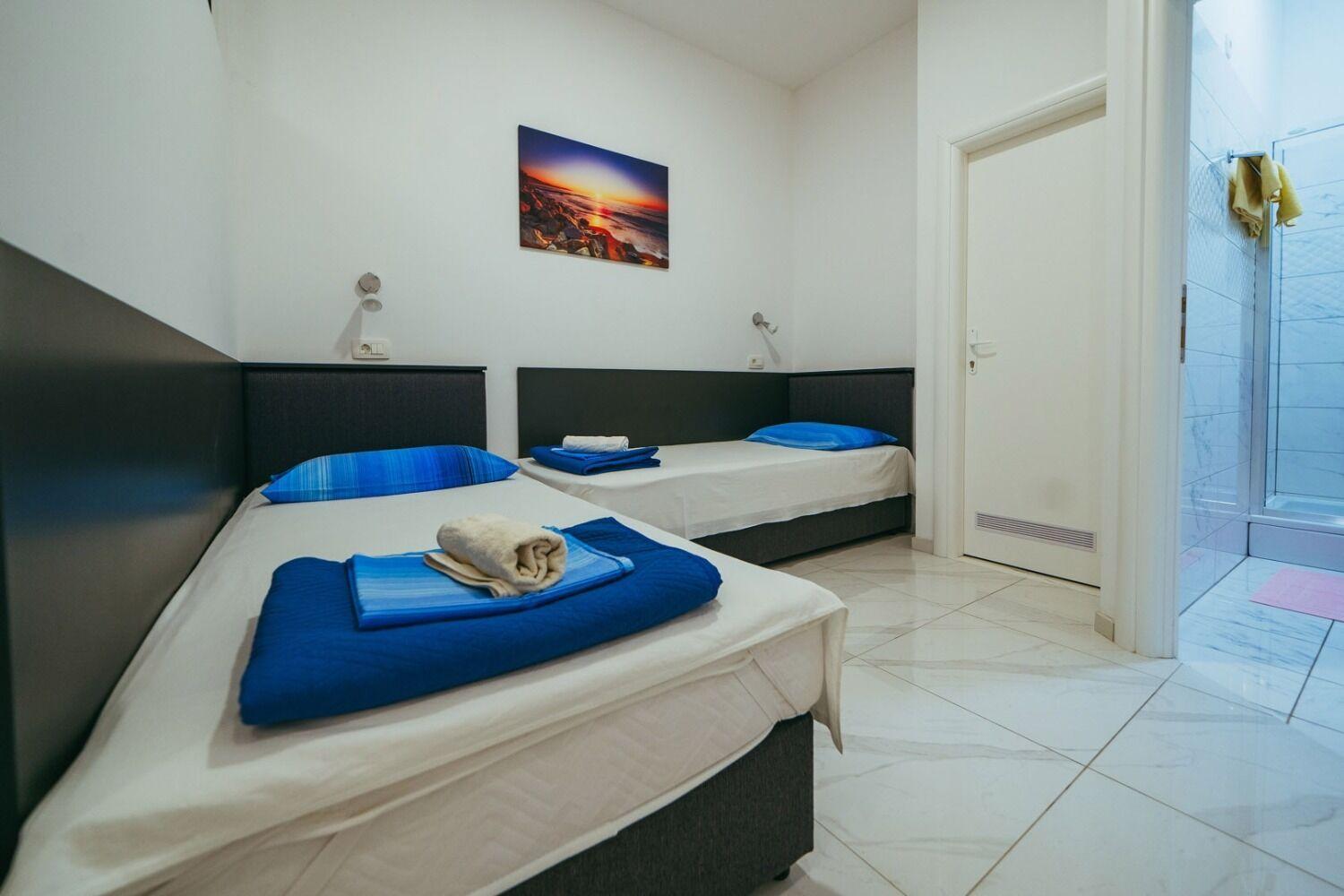 Apartments Lovre - Close To The Sea Brela Exterior photo